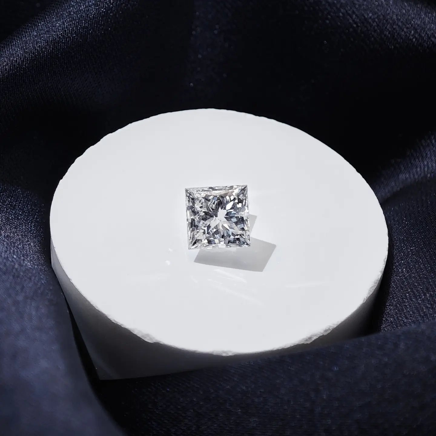 IGI Certified Princess Cut Lab-Grown Diamond Stone - 1.01 Carats Lab-Grown Gem - F Color - VVS2 Clarity - LG809649622 Artificial Gemstone Pendant