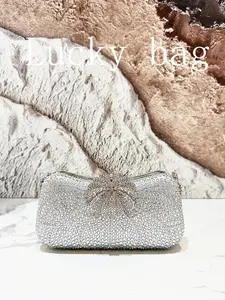 1 silver rhinestone flower high-end banquet bag, Floral Embellishments, luxurious full diamond versatile handbag, suitable for formal occasions such as dinners, weddings, parties, dances, etc., can be used as a Valentine's Day gift