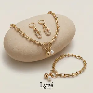 Isla Pearl Drop Hardware Chain Set
