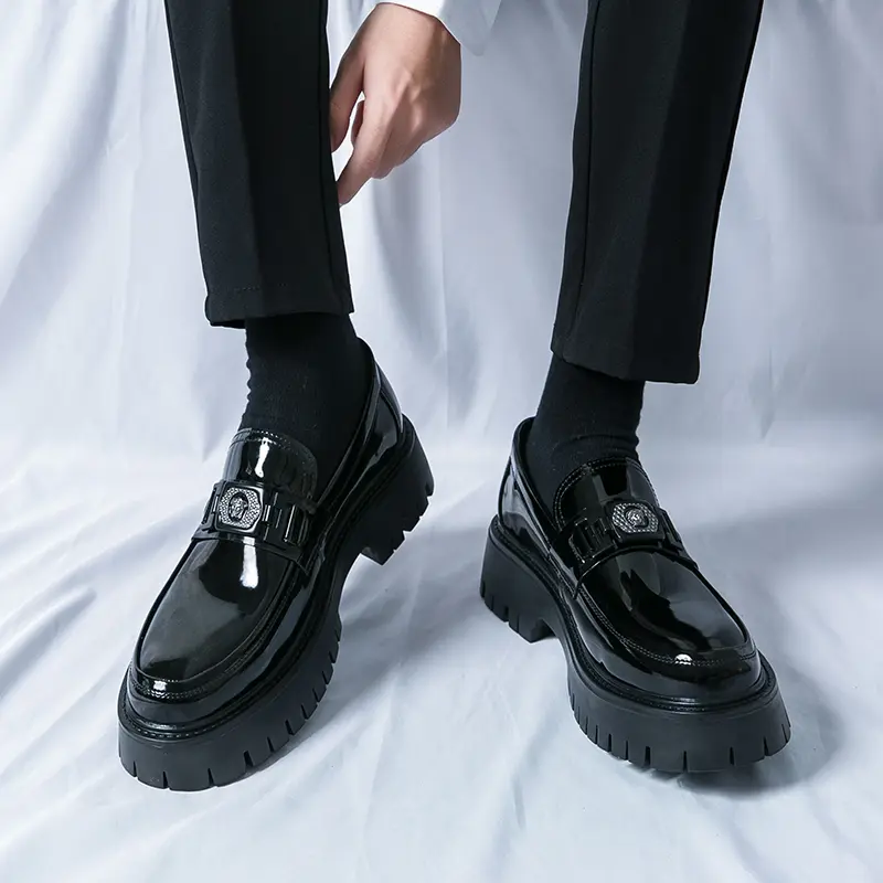 Glossy platform loafers — light business/commuter retro styling; everyday commuter men’s leather shoes; business casual shoes