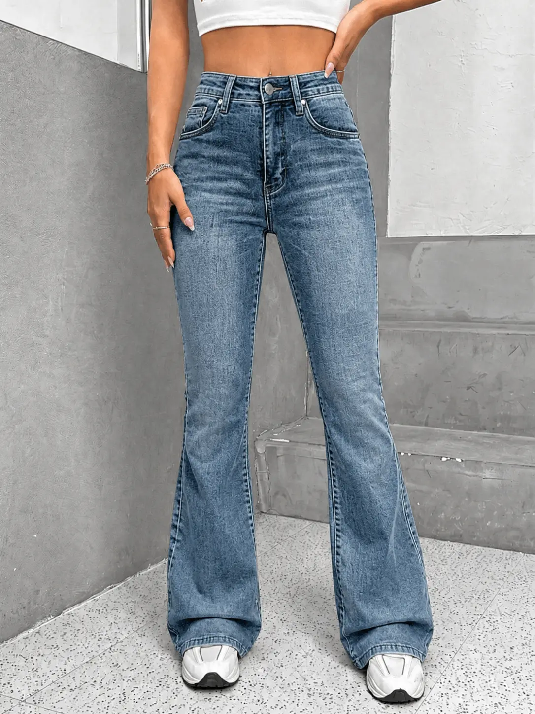 Women's Medium Blue Vintage Washed Super Stretch High-Waist Jeans, Flared Bootcut Bell Bottom Denim Trousers, Figure-Flattering Butt-Lift Slim Fit, Casual Y2K American Fashion Long Pants for Everyday Wear, Womenswear Style