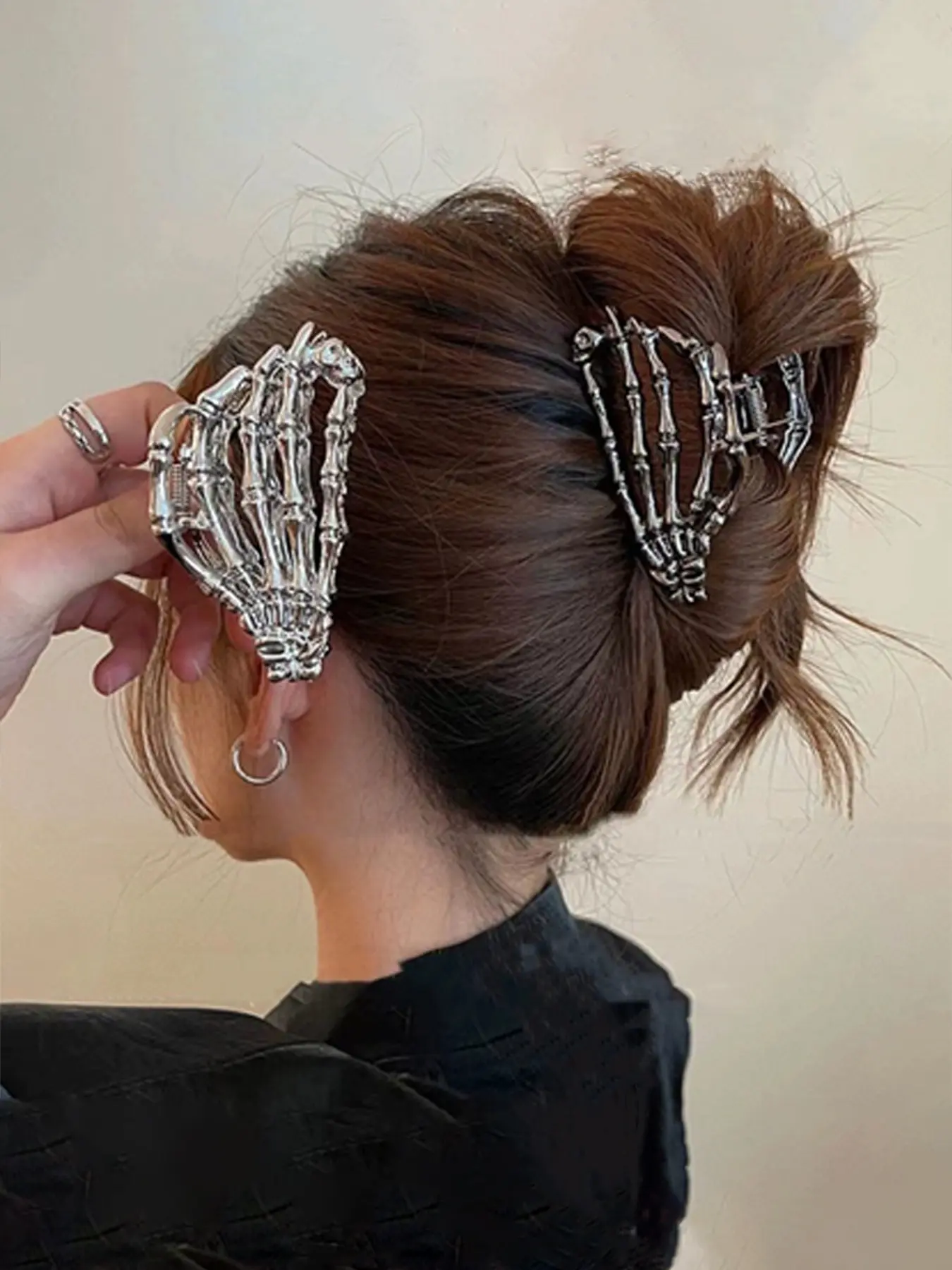 Large Metal Skull Hair Claw for Women, Durable Party Accessory, Fashionable Design, Perfect for All Seasons, Stylish Headpiece, Halloween