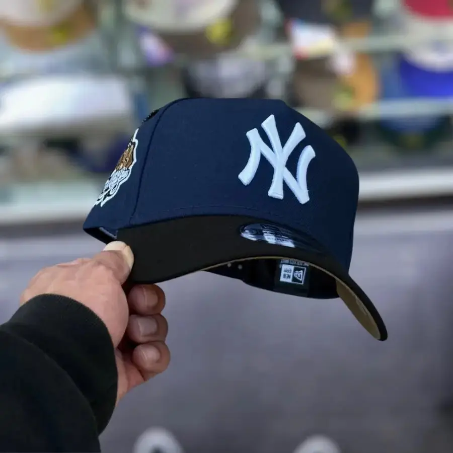 New Era New York Yankees LA 9FIFTY 9FORTY Snapback 2-Tone Cream Blue Authentic MLB Baseball Cap, Adjustable Flat Brim, Embroidered Logo, Unisex Streetwear Collectible, Limited Edition Casual Gift, Viral Tiktok Trend 2026