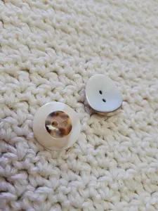 23mm Layered Shell Two Hole Button