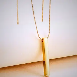Minimalist Geometric Charm Necklace – Elegant Everyday Jewelry for Women
