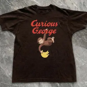 Playful Curious Georgeee Graphic Tee – Cute Monkey with Banana, Casual Streetwear Essential , cute cartoon, shirt gift, gift for him for her, crewneck