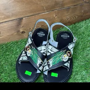 Crossed Mexican Huarache Summer Footwear with Unique Embroidery and Comfortable Design