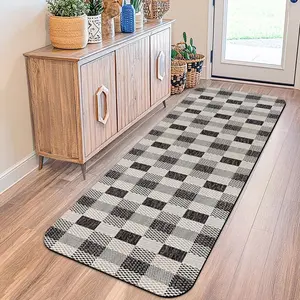 1pc Classic Black and White Checkered Pattern Runner Rug, Flannel Thick Plush Material - Sponge Thickness 0.4 Inch, Indoor/Outdoor Universal Hallway Runner Rug with Classic Checkered Elements, Suitable for Outdoor, Kitchen, Living Room