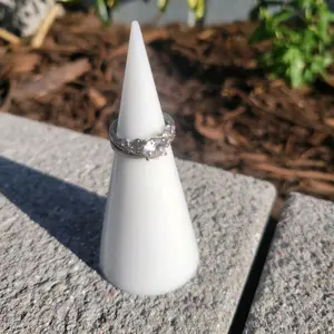 Resin Ring tower jewelry holder ring cone White Organizer display Gift Decor Friend Room jewelry holder