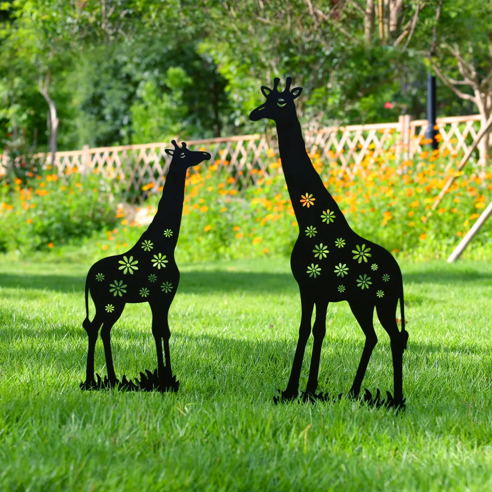 Metal Decorative Garden Stakes, Giraffe Garden Decor for Outside Gifts for Women Men, Black Silhouette Statues Decorations Outdoor for Yard Art, Lawn, Backyard, Pathway,Patio
