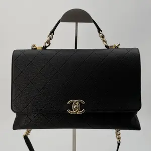 Pre-owned CHANEL caviar Crossbody Bags Chic Affinity Flap Bag Black Handle Bag Caviar
