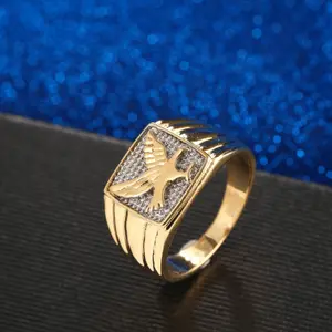 Men's gold-plated eagle ring, a perfect everyday accessory and a great gift for friends and family.