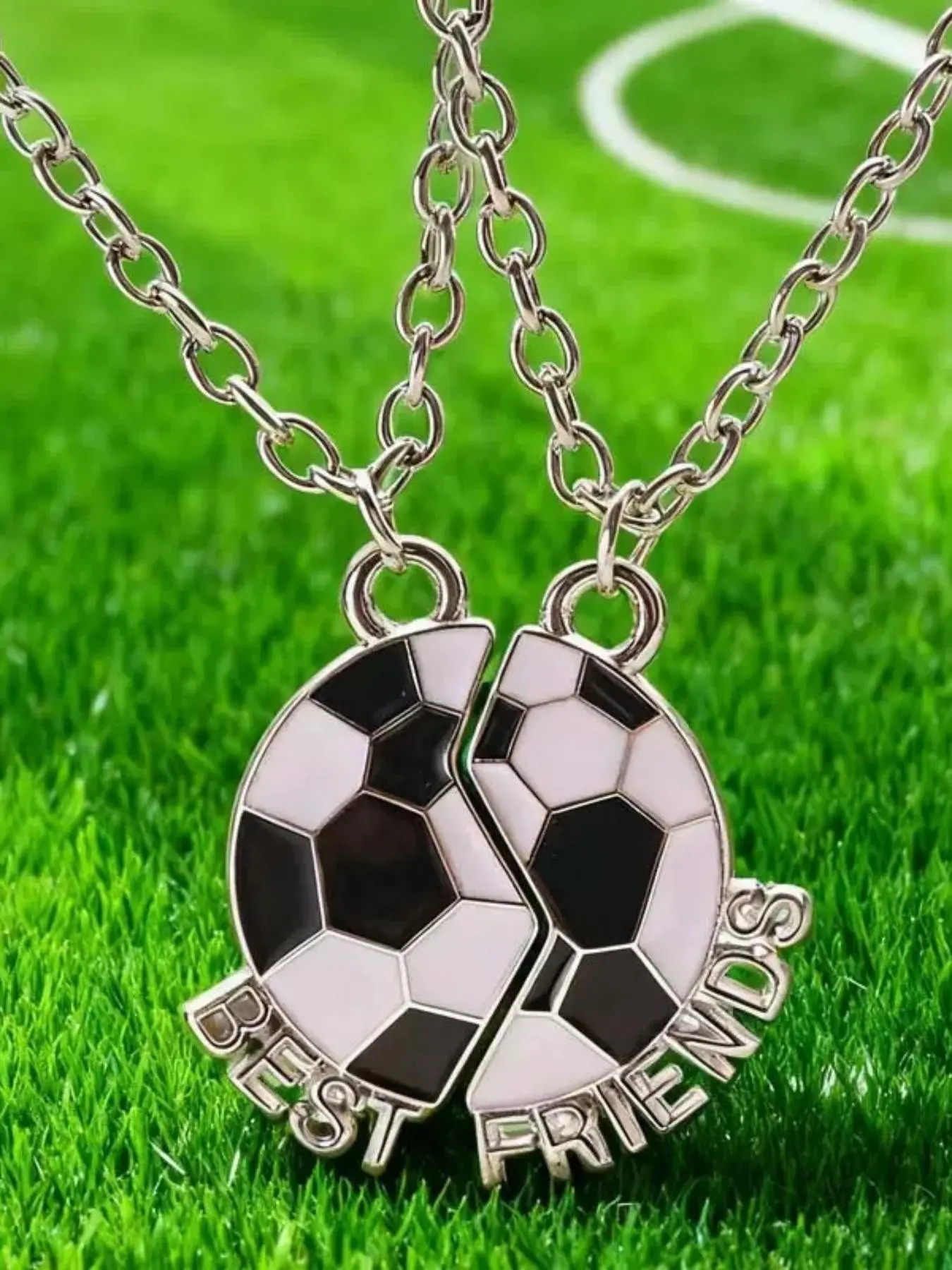 Teenage football friendship pendant necklace set of 2 pieces, Adjustable necklace, features heart-shaped glass football design, gift for couples and friends, metal pendant suitable for sports and football lovers