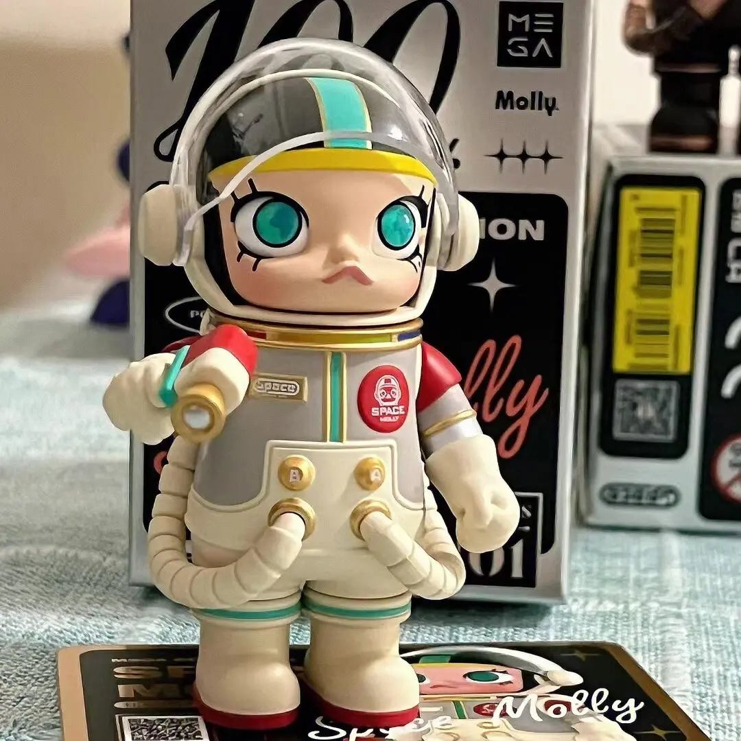 Mega Space Molly 100% Series V1 Confirmed Blind Box-The Girl from The Earth Secret Mini Figure