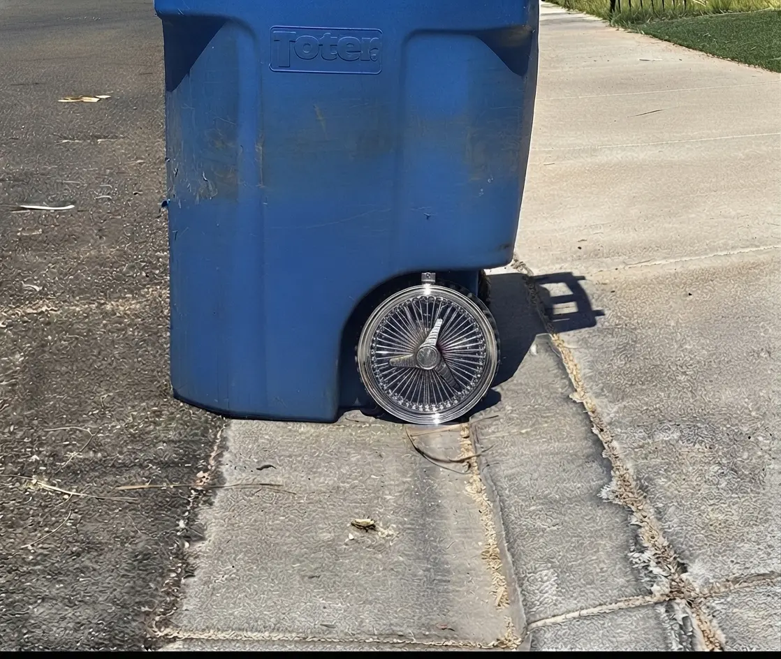 3-Prong Sliver Surfer Trash Can Rims, Outdoor Waste & Recycling Bin Accessory for Home Care Supplies