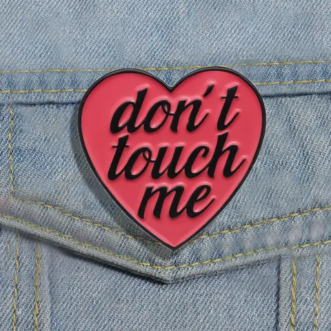 Fashion Letter & Heart Design Brooch Pin Clip As Valentine's Day Gift, Fashion Alloy Accessories for Women & Men, Fashion Brooch for Daily Clothing Decor, Trendy All-match & Exquisite Brooch for Birthday Gift, Fashion Accessory