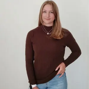 One Tread 10% Cashmere and One Thread 90% Wool Very Light Weight