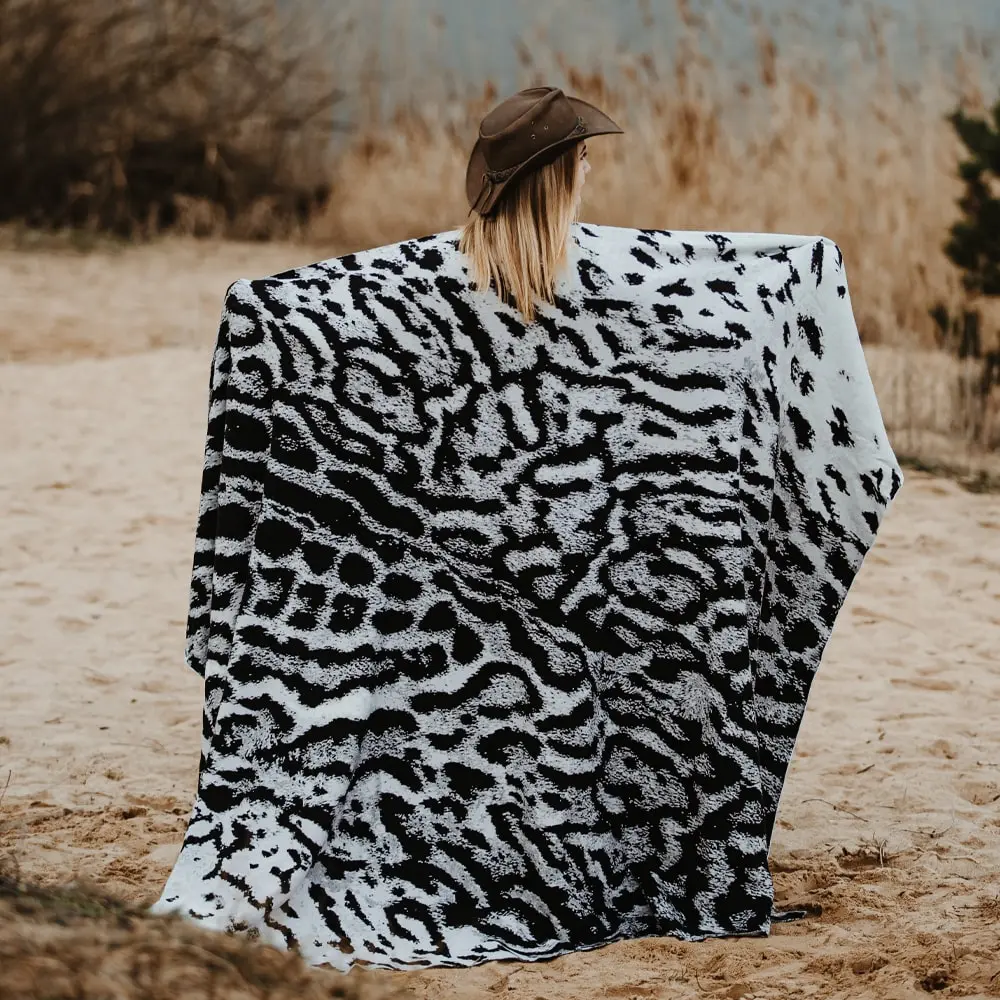 Silver Bengal Cat Knitted Woven Throw Blanket