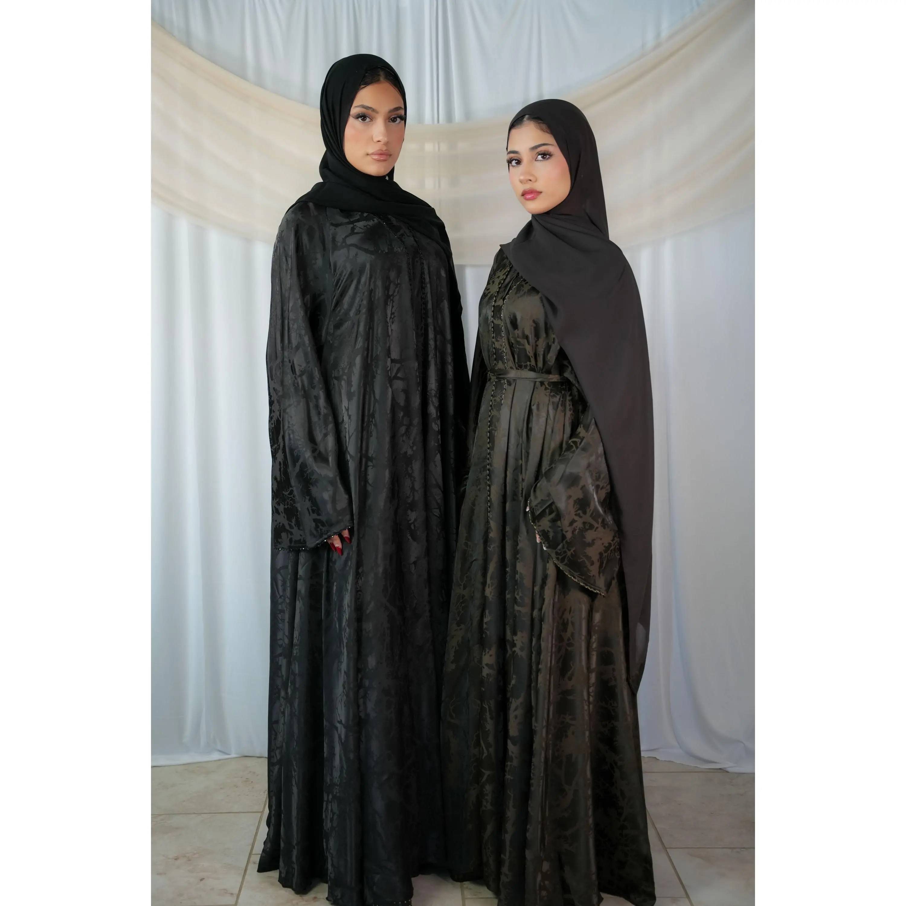Almas abaya