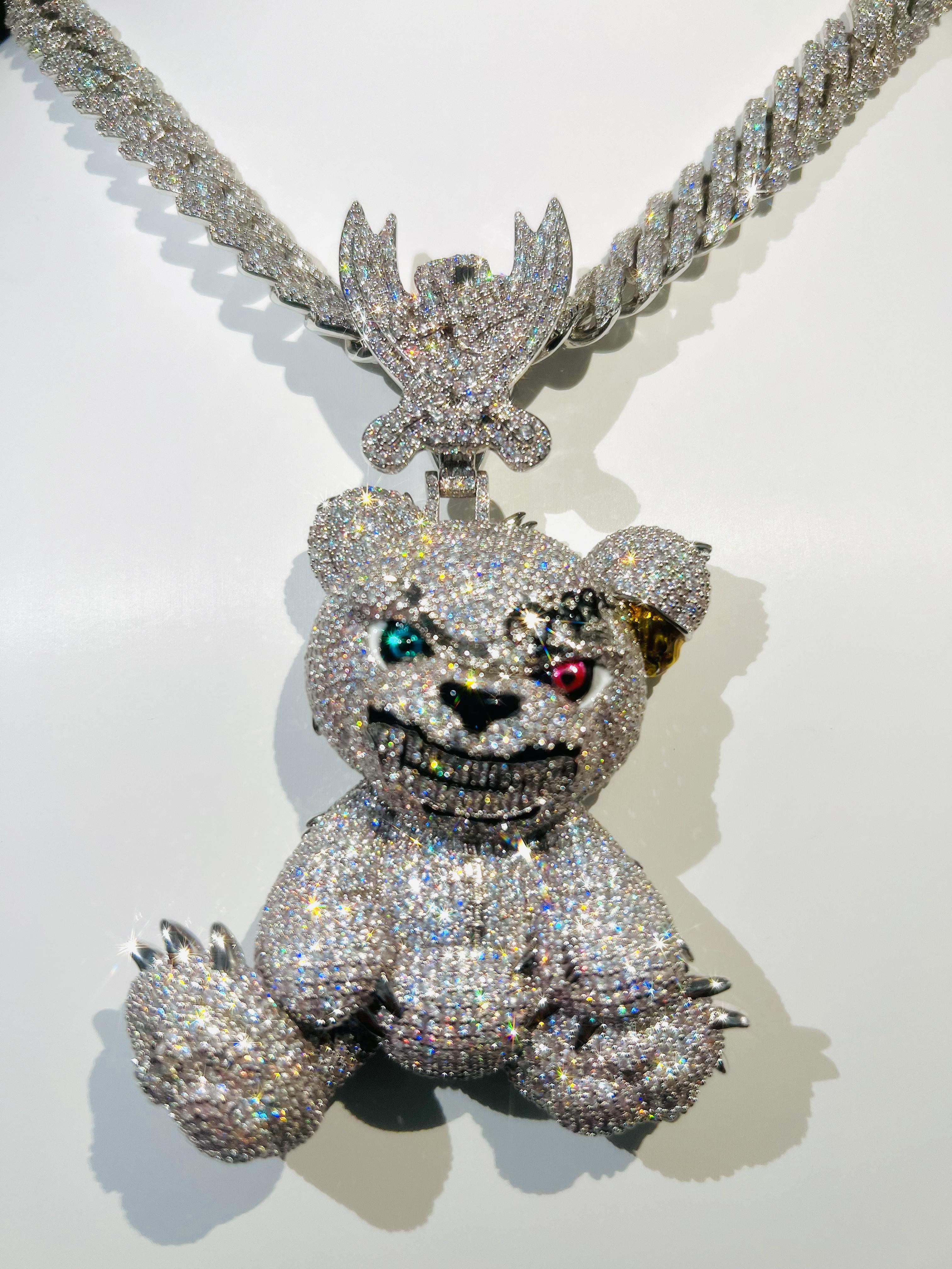 Luxury Little Ice Bear Customized Pendant Ice Crystal Electroplating Process Full Diamond Luxury Pendant Hip Hop Style Little Bear Silicone Diamond Path Tester Gold Plated Fashion Trend Hip Hop Street Culture Jewelry, Father's Day and Mother's Day Gifts