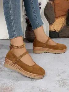 Ladies' wedge heel thick sole single shoe, with a single buckle and switch, comfortable non slip sole, suitable for daily and outdoor activities, Walking Shoes, Stylish