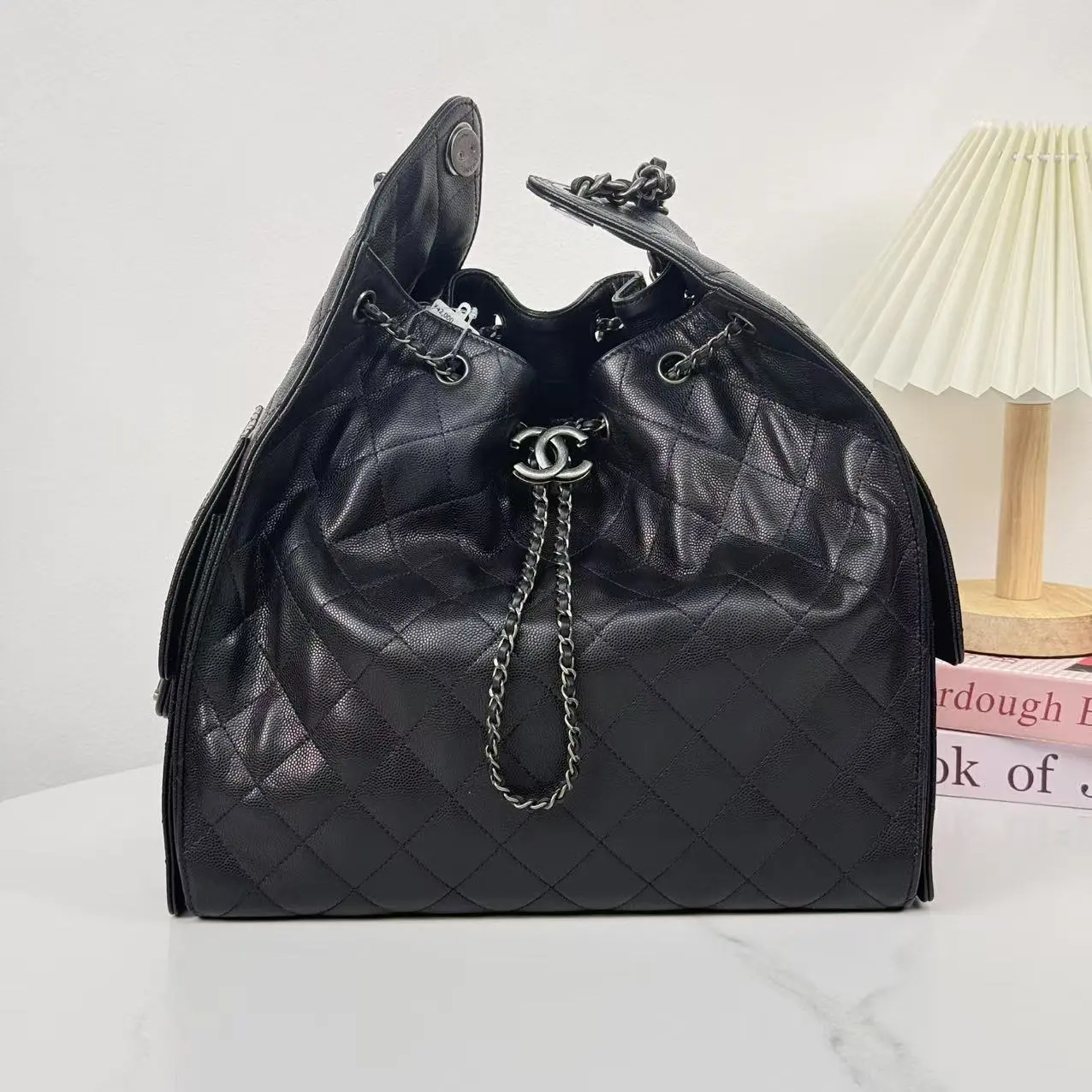 Pre-owned CHANEL Caviar Quilted Medium 25 Handbag Black