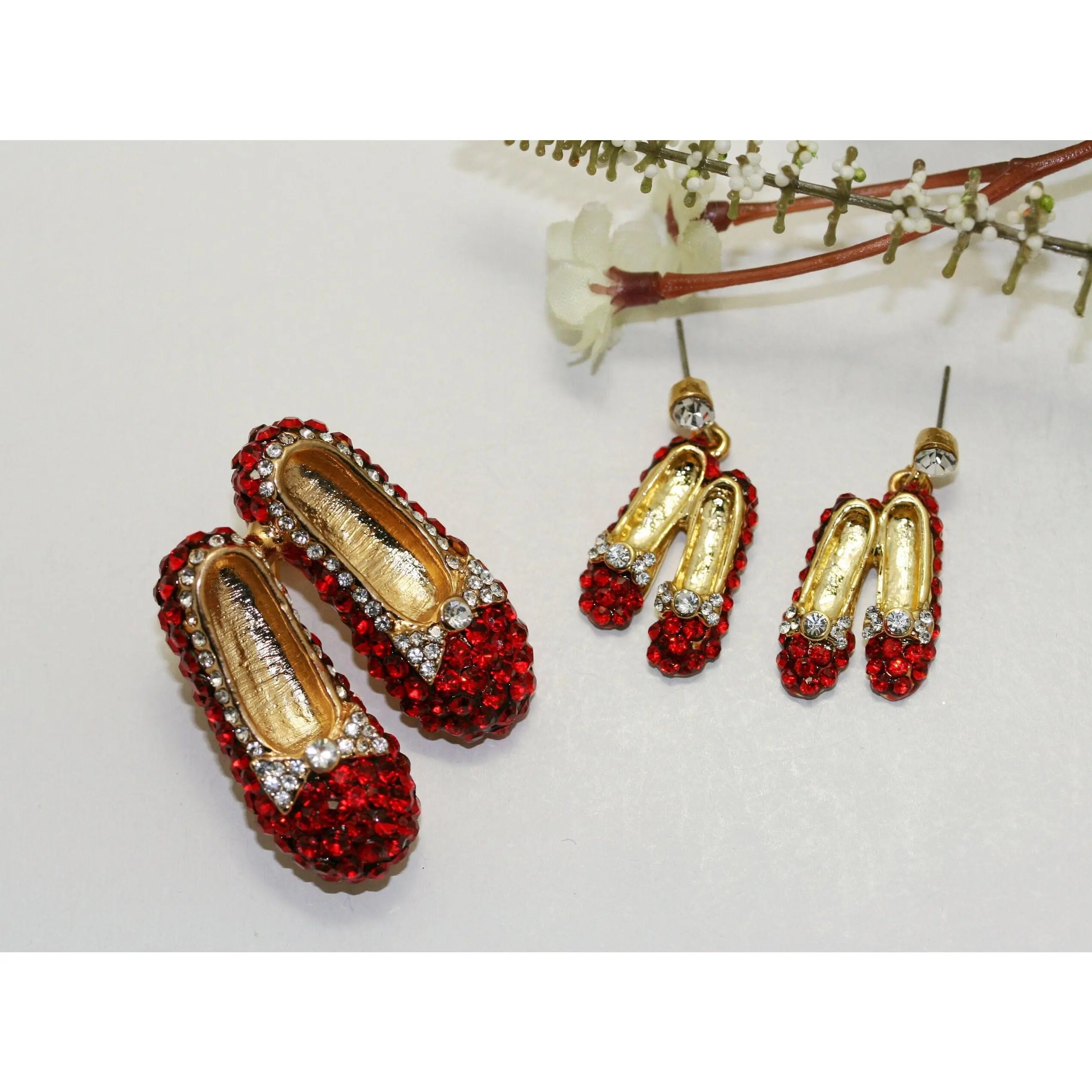Ruby Slipper Jewelry Set, Gold-Tone 3D Brooch Pin and Dangle Earrings with Sparkly Ruby Red Crystals, Gift for Wizard of Oz Fans