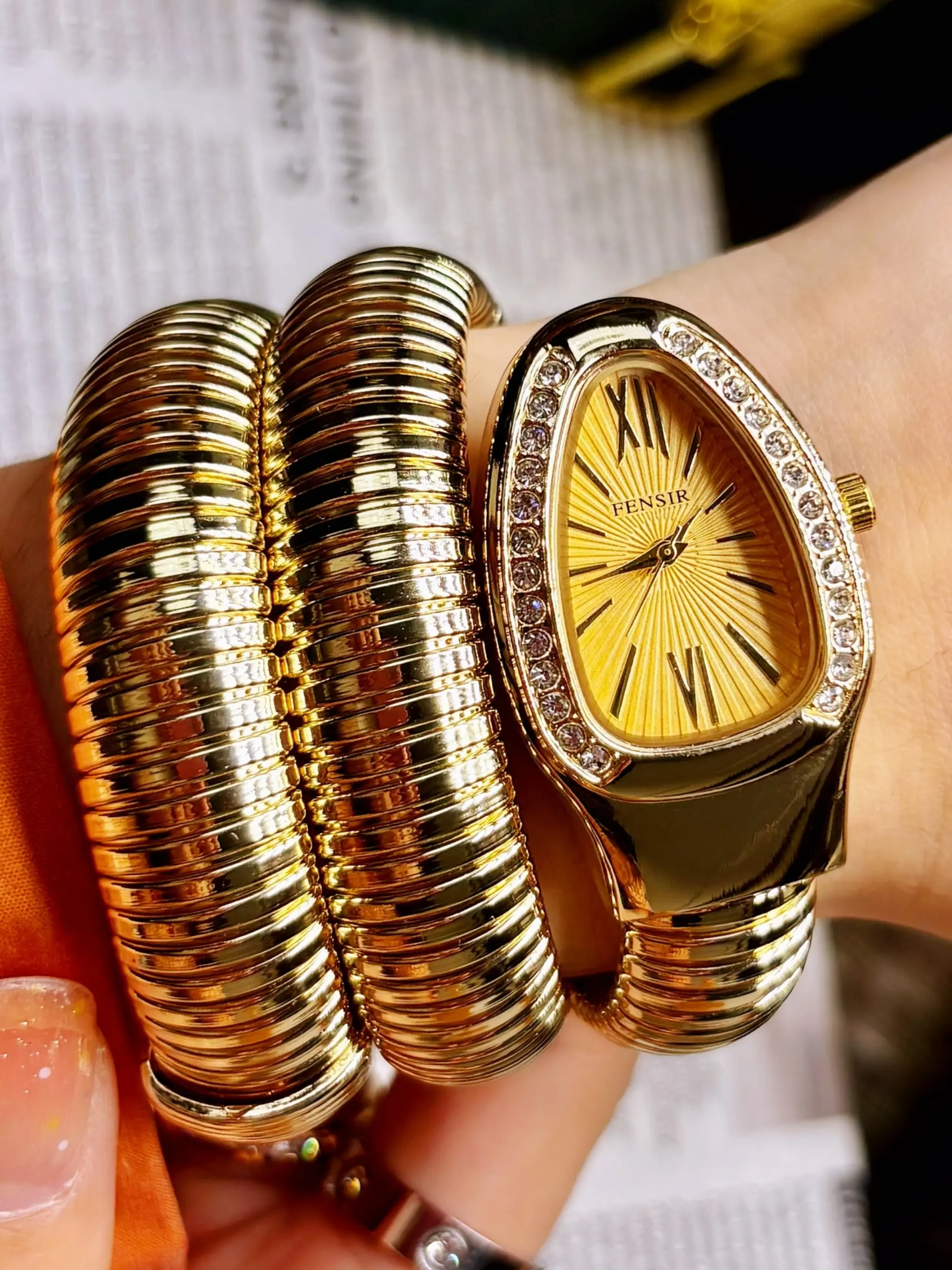 New Luxury Fashion Women's Watch, Snake Design, Creative Personalized Bracelet Watch, Ideal Gift for Birthday and Holidays