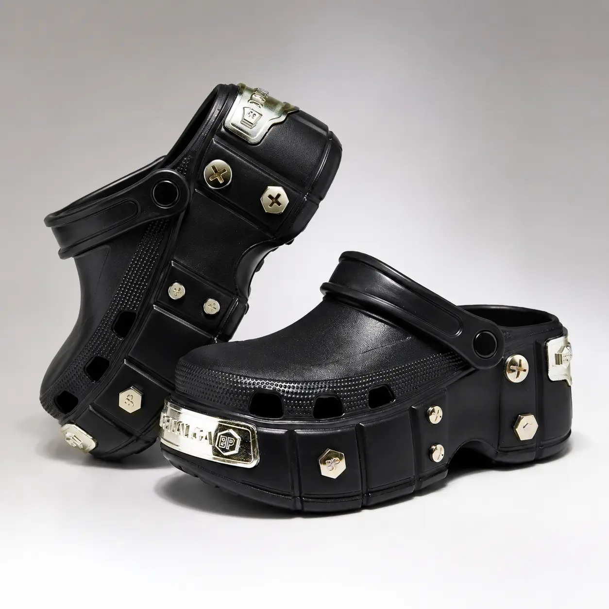 Men's Slip-On Chunky Platform Garden Clogs - Casual Clogs with Metal Buckle, Adjustable Strap, Lightweight Streetwear Shoes for Summer, Beach Trips