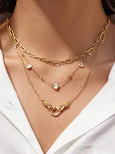 Classic 18K White Rhinestone Friendship Hand Shape Round Hollow Out Necklace Women Gold Color Stainless Steel Jewelry Elegant Necklace