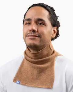 Stan Merino Cashmere Neck Warmer in Camel