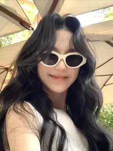 2026 New Cat Eye White Sunglasses Women's Trendy Square Round Face Covering Cheekbones Showing Face Small Summer Sunglasses