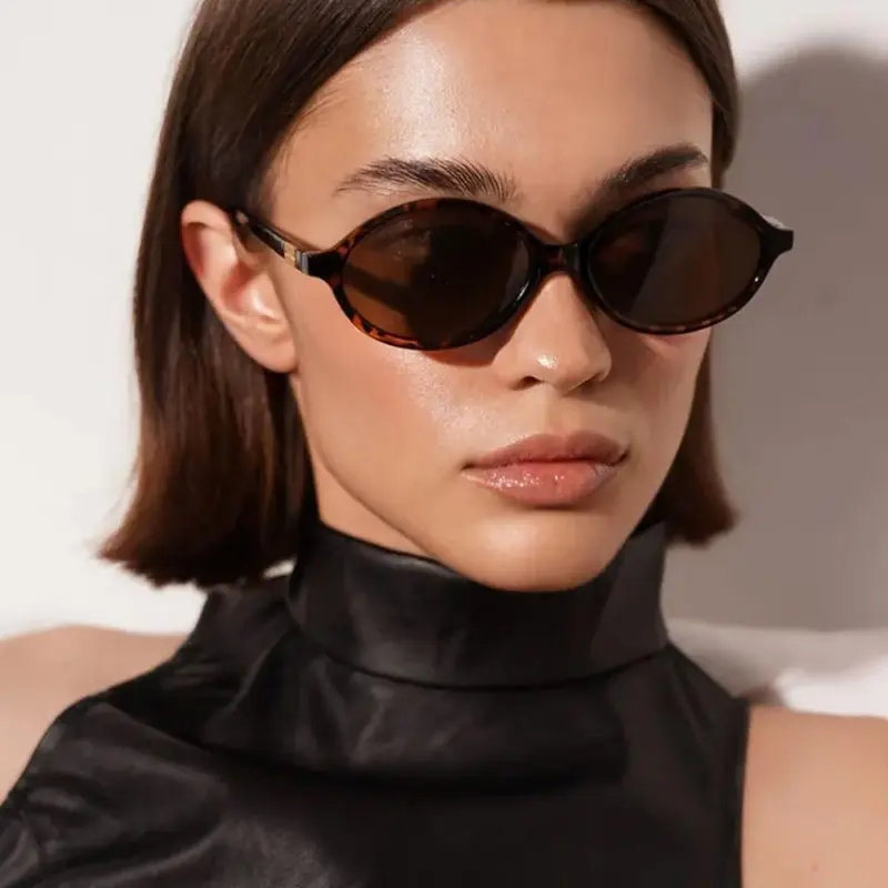 Retro Oval Sunglasses for Women Men Trendy Round Tortoise  display picture 2