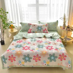 Vibrant Floral Print Quilt, Colorful Flower Pattern, Soft Comfortable All-Season Blanket, Bedroom Decor Essential, Home Decoration Must-Have, Air Conditioning Quilt