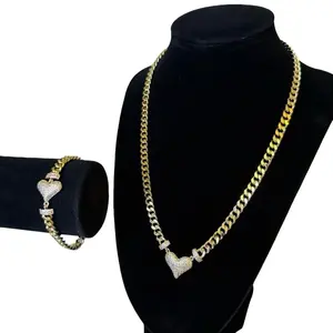 Set de cadena size 18-20 y pulsera size 7.5 con corazón en circonias