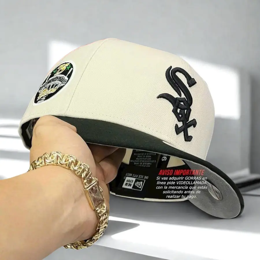 Cream & Black New Era Chicago White Sox 9FORTY Adjustable Baseball Cap – Embroidered Logo Hat with Anniversary Side Patch, Collector’s Limited Edition 2026 Urban Streetwear Gorra premium, moda urbana para hombres y mujeres