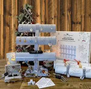 Christmas/Thanksgiving Celebration Gift Crackers Made in UK with Luxury Crystal Gifts