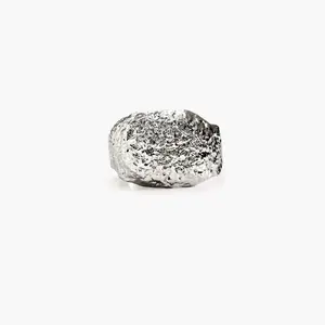 en route Calliope Ring in Silver, Sculptural Band with Elegant Curves and Polished Finish, A Minimalist Statement Piece for Everyday Chic, Effortless Layering from Day to Night
