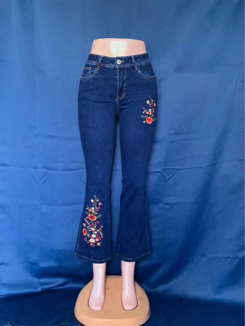 Pantalon  dama campana con bordado