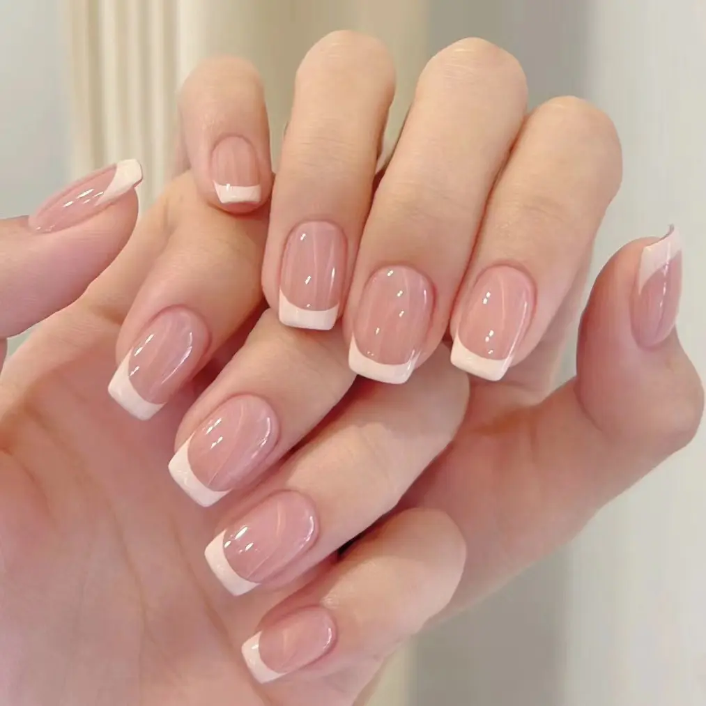 24Pcs White Mist Gradient Press On Nails | Glossy Finish with Soft Blush Ombre | Easy to Apply, Comfortable & Long-Lasting | Ideal for Daily Commutes, Business Lunches, Tea Parties & Elegant Gatherings, Removable Fake Nail Set