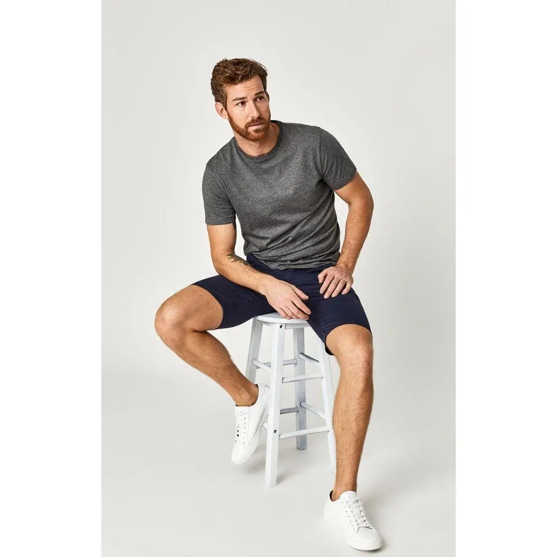 JACOB SHORTS IN DARK NAVY SATEEN TWILL