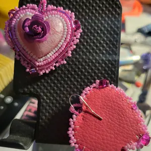 Pink Glass Heart Earrings - Elegant Design with an Aluminum Rose