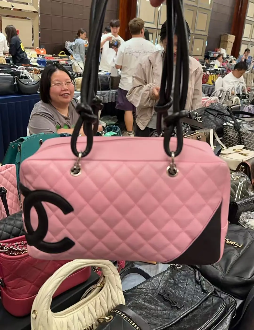 Pre-owned CHANEL H5 Cambon bag in black and pink BZ0608014