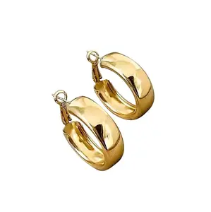 "Queenie" Hoop Earrings