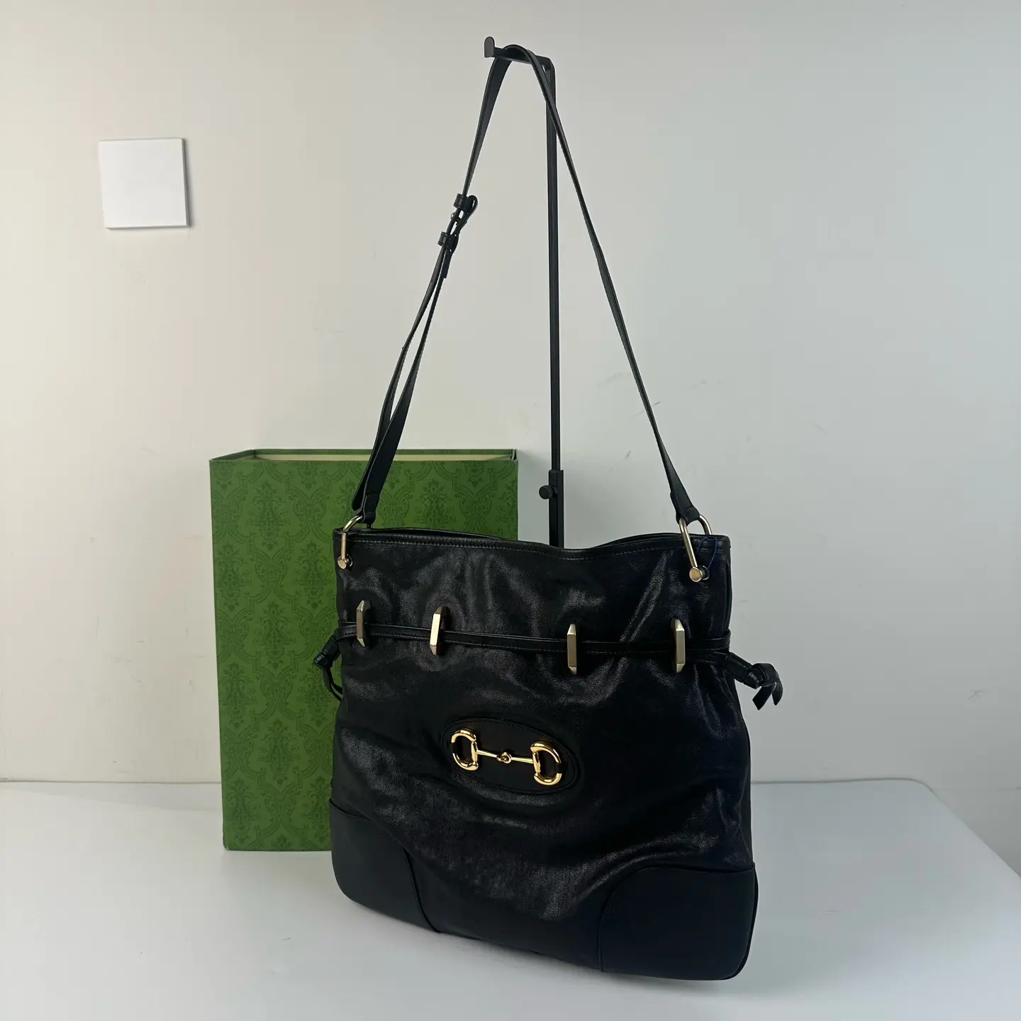 Pre-owned GUCCI Horsebit 1955 Drawstring Leather Shoulder Bag