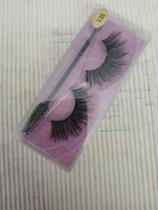 Missy T Lashes with Spoolie