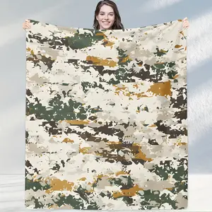 Desert Gravel Camo Flannel Blanket (1 Pc): Light Base Desert Gravel Camo Print, Skin-friendly Constant Temperature Cold Resistant, Suitable for Outdoor Adventurers, Tactical Players, Fits Bedrooms, Sofas, Desert Tents