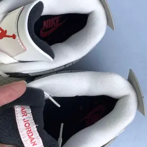 White cement fashionable classic sports shoes, outdoor running shoes, comfortable basketball shoes