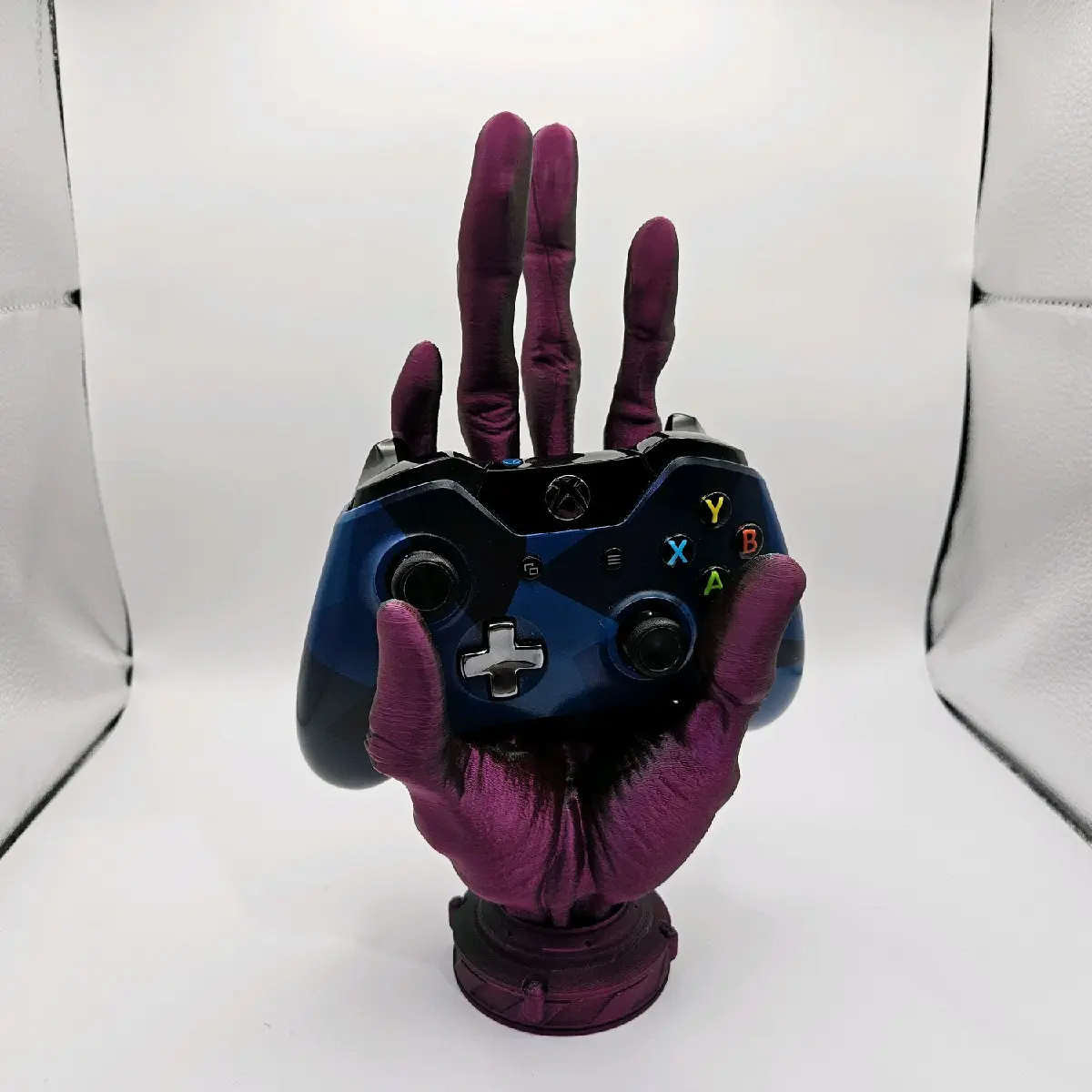 3D Printed 6 Finger Alien Controller Stand Mystery Color 3D Printed 6 Finger Alien Controller Stand Mystery Color