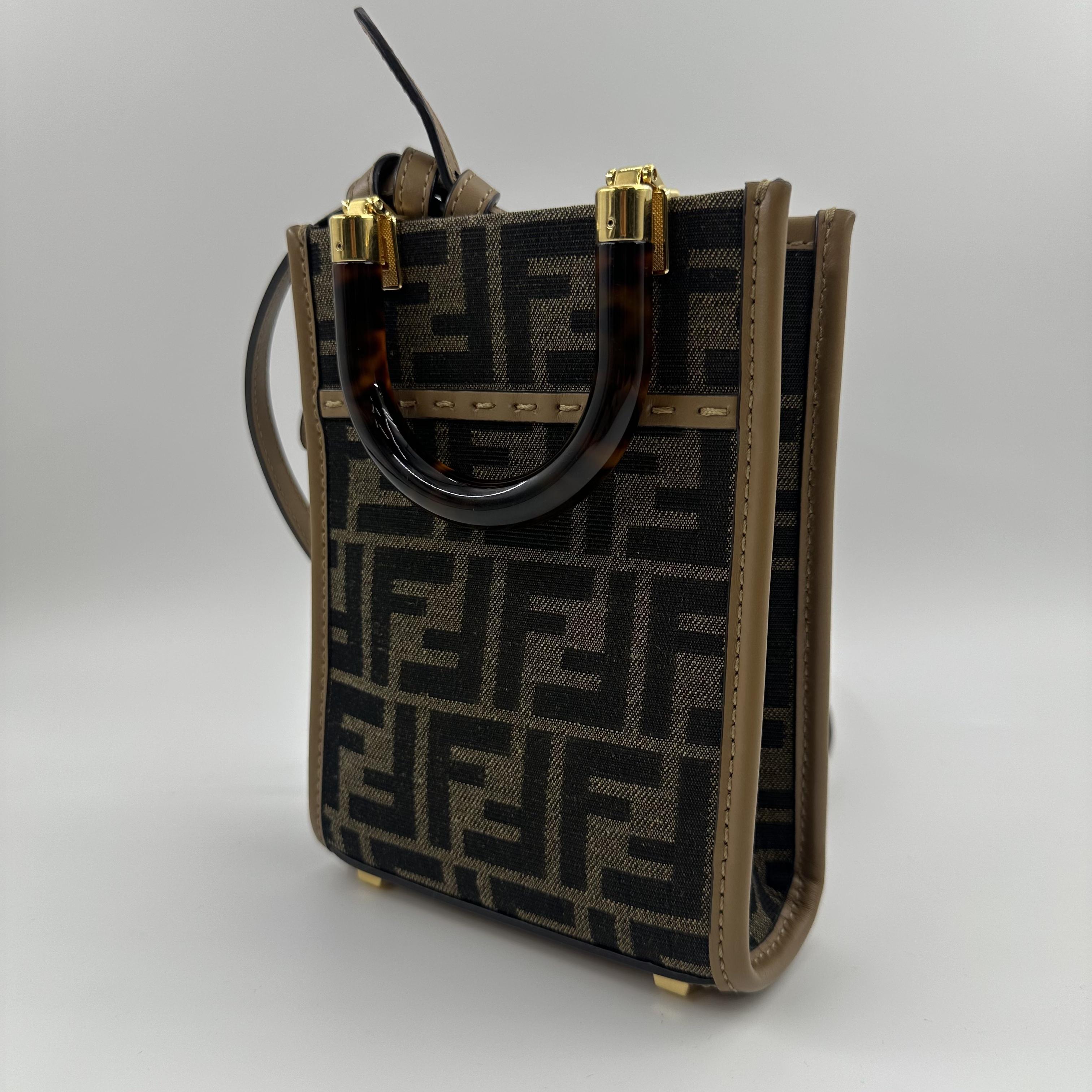 Pre-owned FENDI canvas tote shoulder/handbag